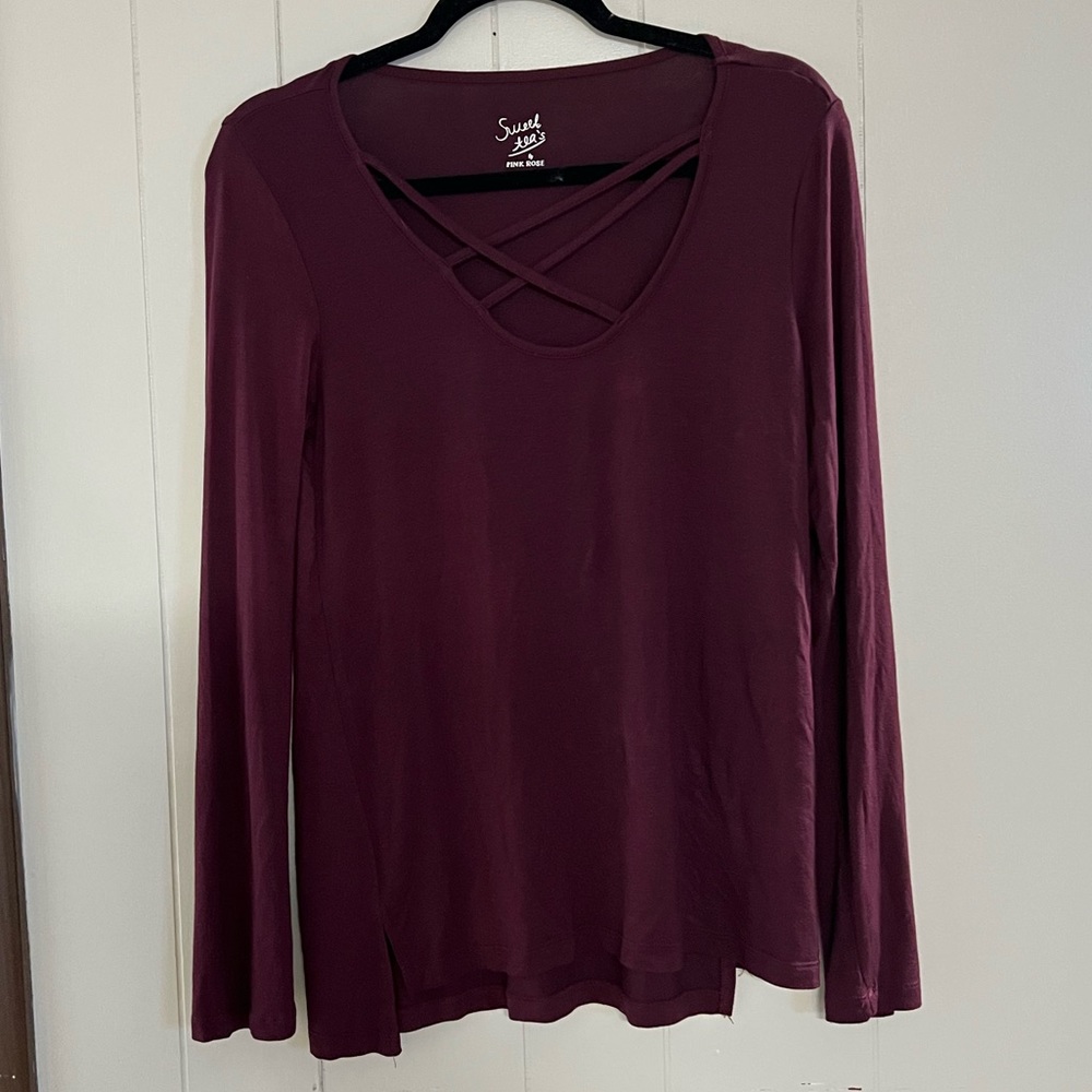 Brand new medium long sleeve top from Belk